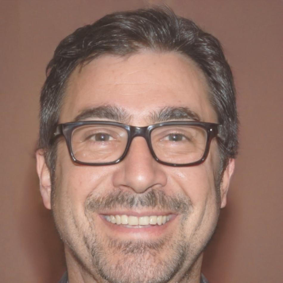 Portrait de Marc Dubois, expert en planification financière